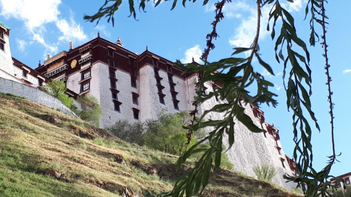 Potala, Lhasa, Tibet: povestea unei iubiri spirituale