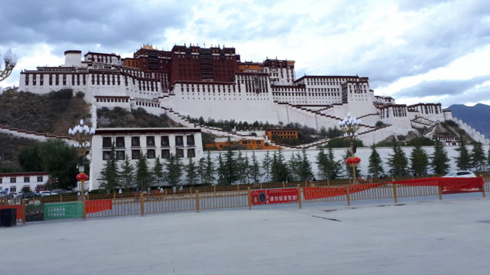 Potala, Lhasa, Tibet: povestea unei iubiri spirituale